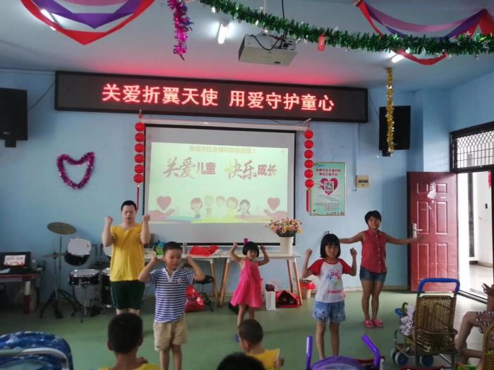 大科社区关爱福利院儿童.jpg