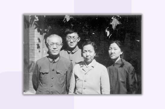 欧阳毅夫妇和欧阳海燕夫妇照片.png