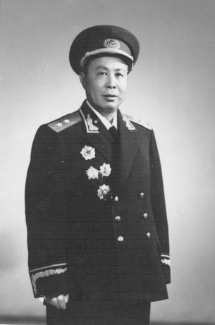 萧新槐照片.png