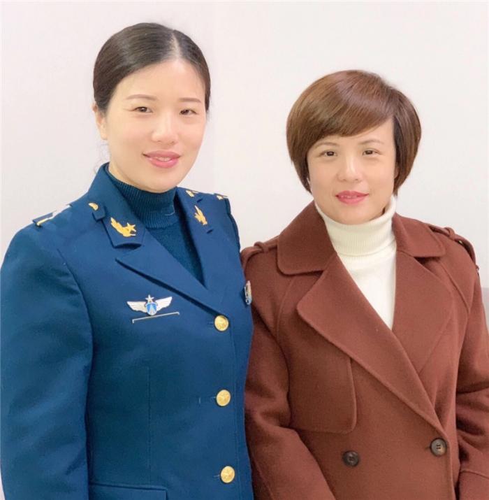 一线姐妹花周凌军周凌云 (1).jpg
