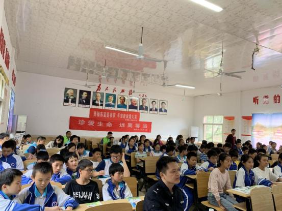 东富镇：禁毒集中宣传活动进校园1.jpg