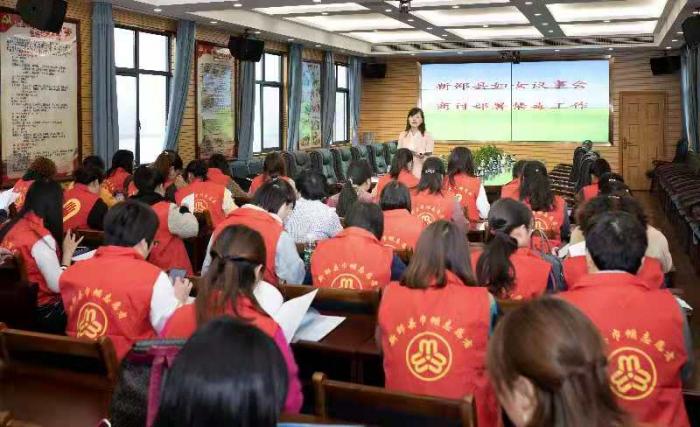 县妇联议事会商讨部署禁毒工作.jpg
