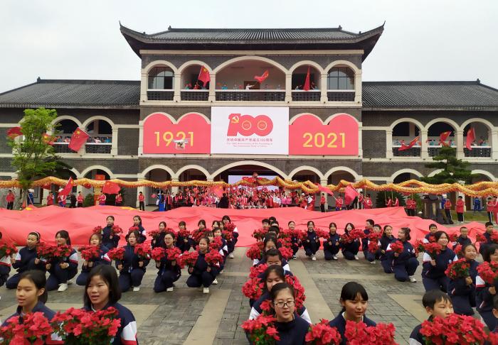 东安县：唱响红歌献礼建党100周年.jpg