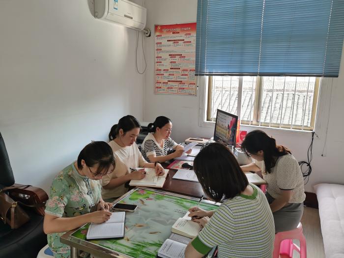 第二季度创信工作推进会.jpg