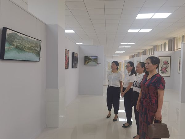 观画展.jpg