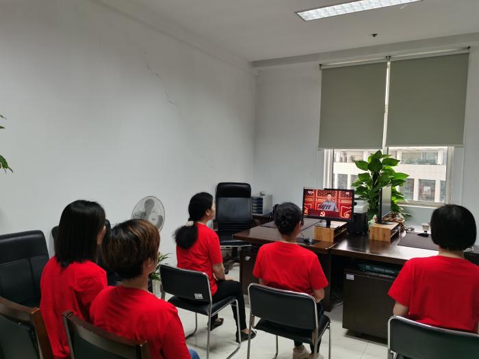 区妇联收看直播照片.jpg