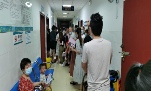 姚家湾社区组织居民疫苗接种_meitu_11.jpg