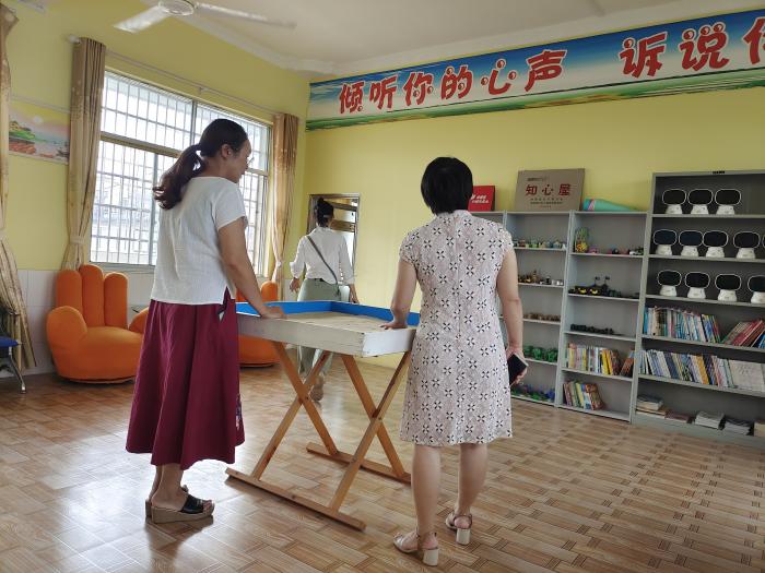 9.15县妇联到宁远十小开展禁毒宣传2.jpg