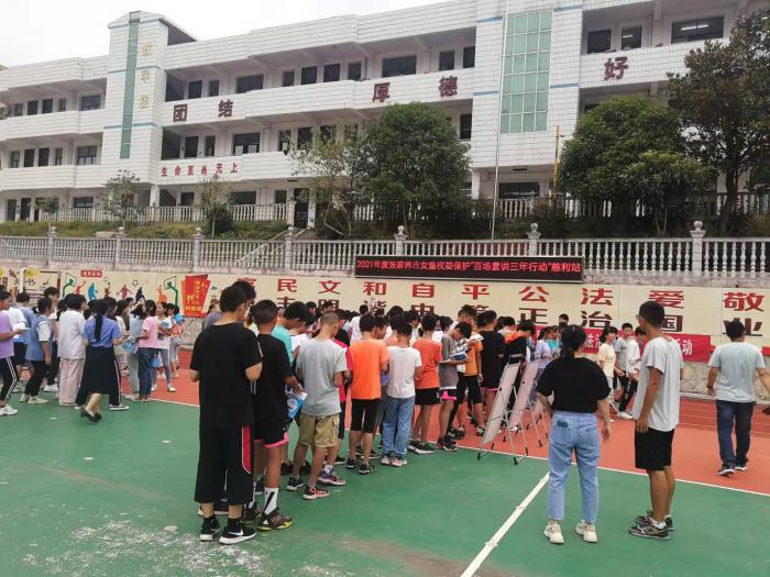 学生参展.jpg