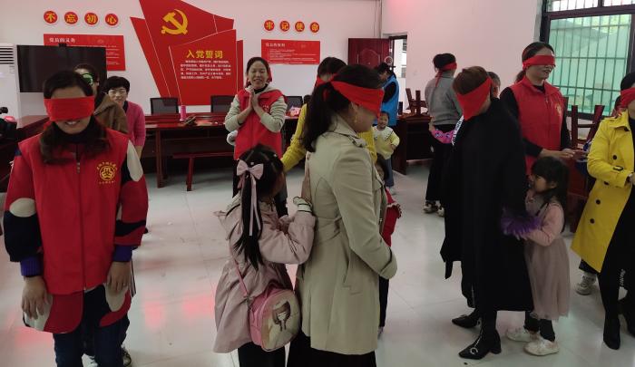 小小领路人.jpg